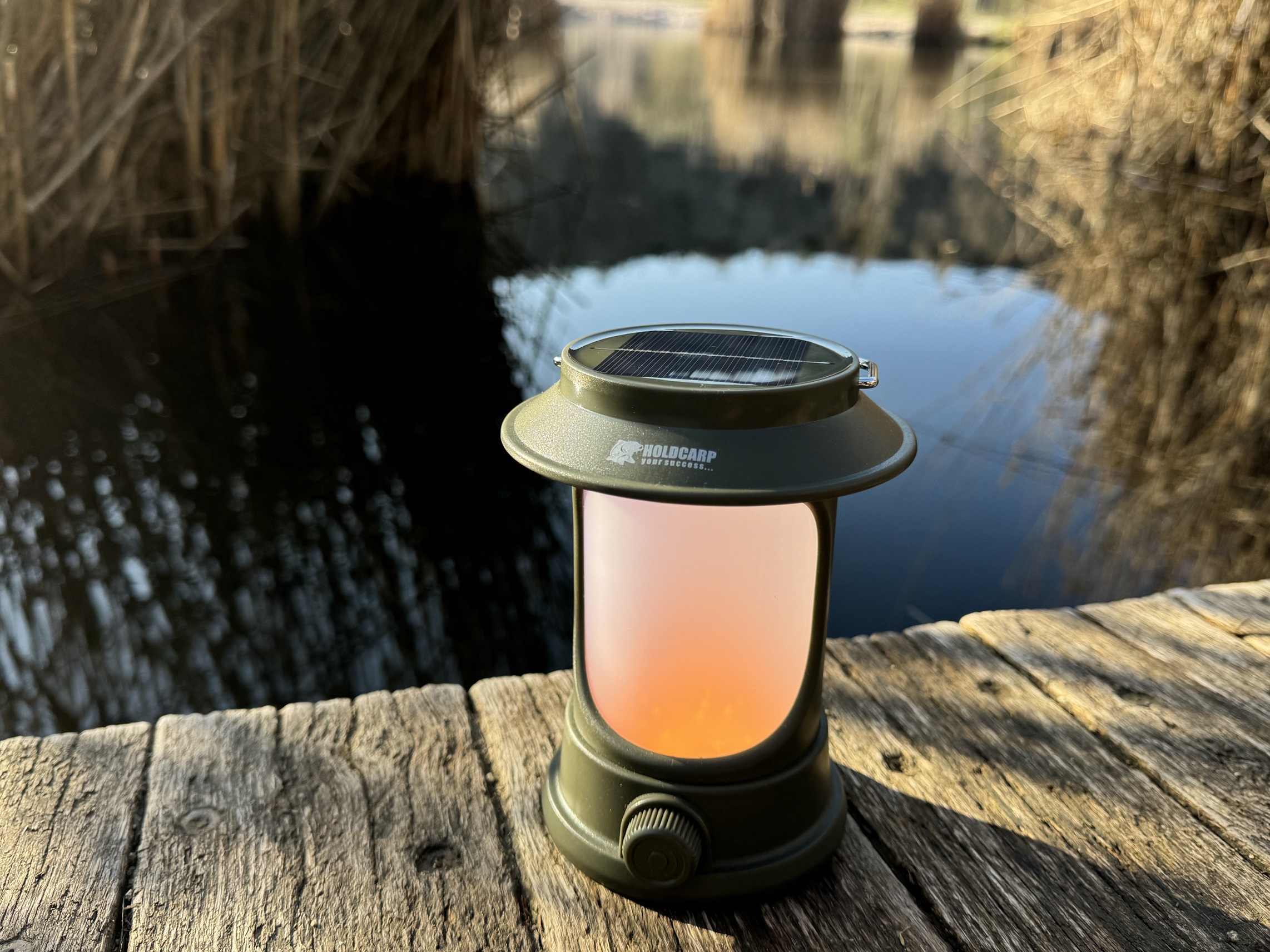 Holdcarp Solar Lamp (Rechargeable with Solar Energy)