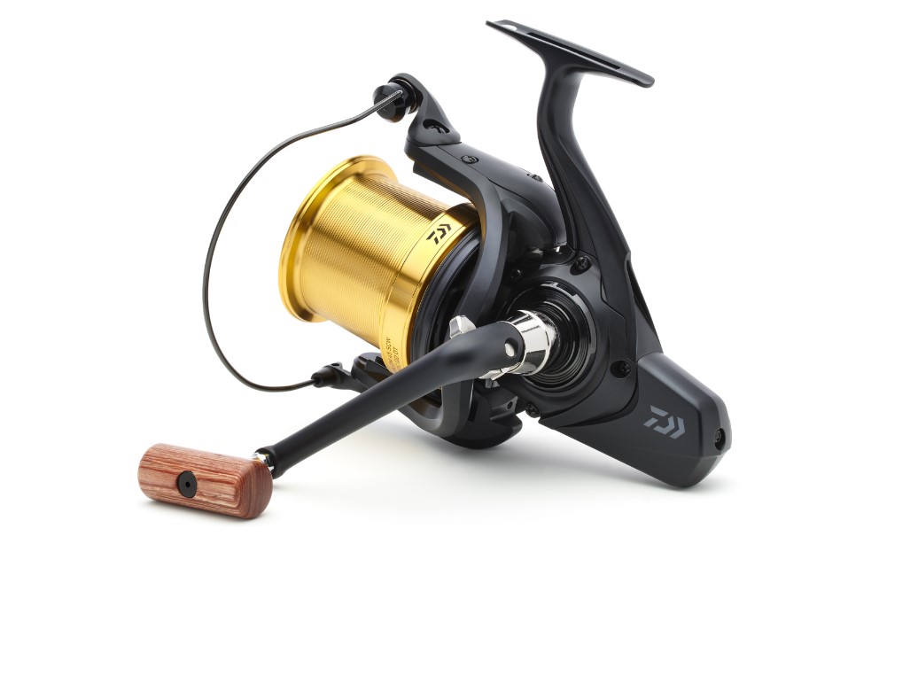 Veals Mail Order - ** BACK IN STOCK - DAIWA EMBLEM SURF 45 SCW QD ** When  we first set eyes on this surfcasting reel from Daiwa last year, we  realised it